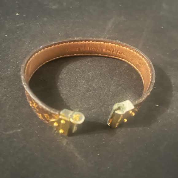 Luis Vuitton leather bracelet - Picture 3 of 5